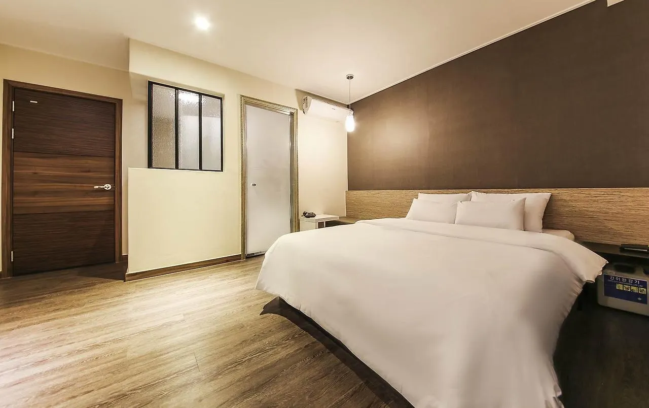 Western River Gangseo Hotel Seoul 3*,